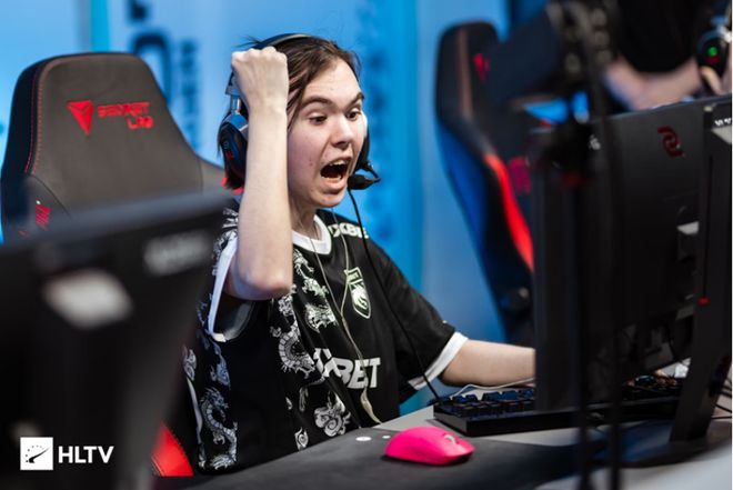 的传中和终 的传中和终