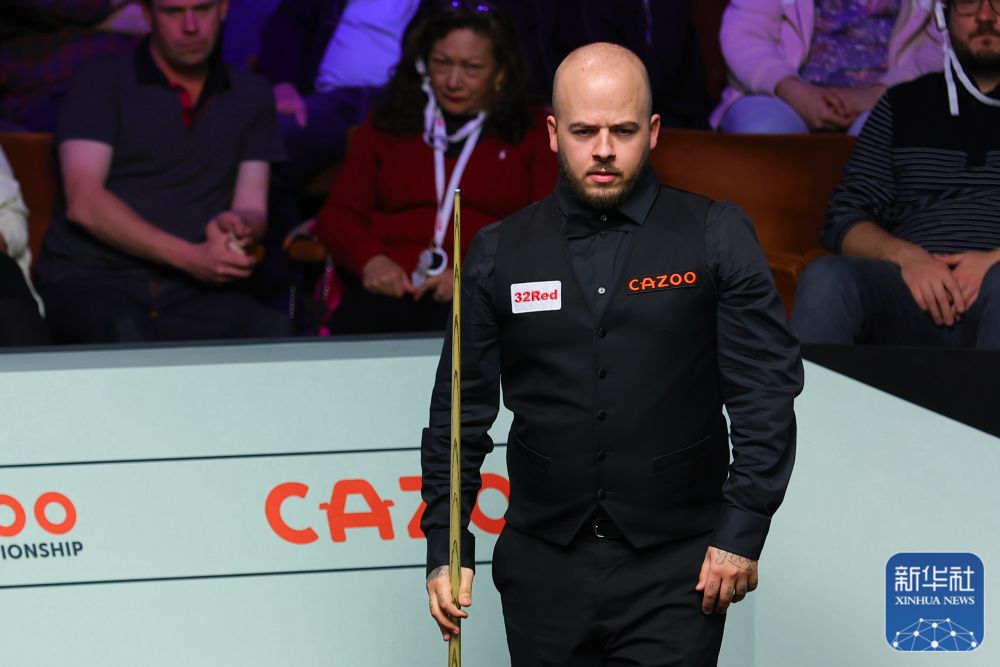 在球场上光 在球场上光